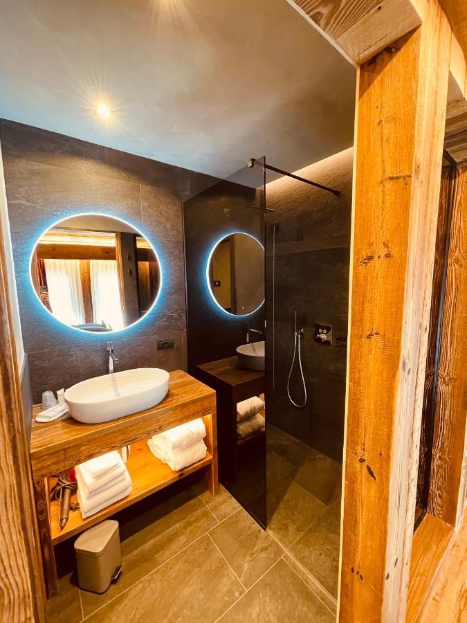 Hotel Piccolo Tibet Ливиньо Екстериор снимка