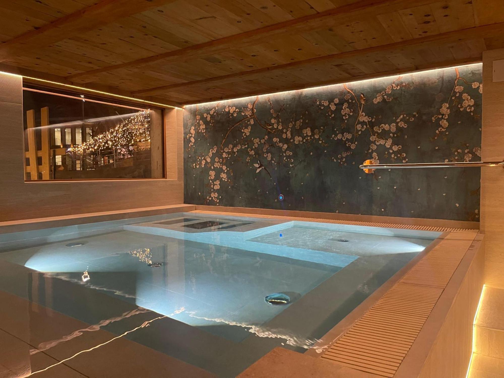 Hotel Piccolo Tibet Ливиньо Екстериор снимка