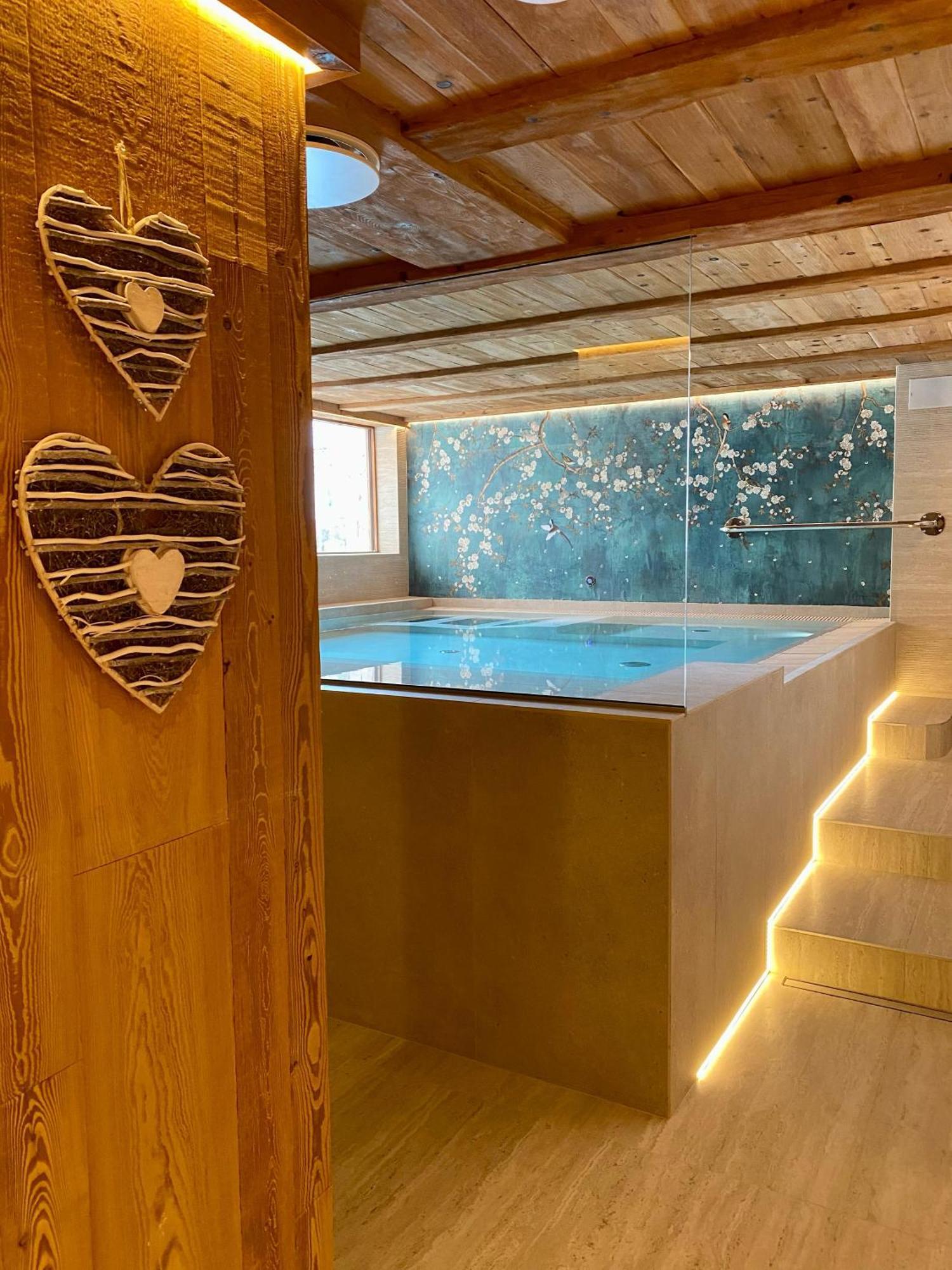 Hotel Piccolo Tibet Ливиньо Екстериор снимка