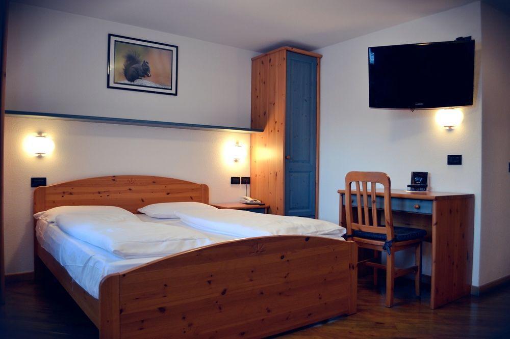 Hotel Piccolo Tibet Ливиньо Екстериор снимка
